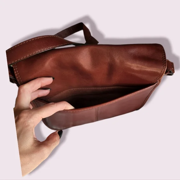 Vintage- Etienne Aigner Leather Purse - Picture 9 of 9